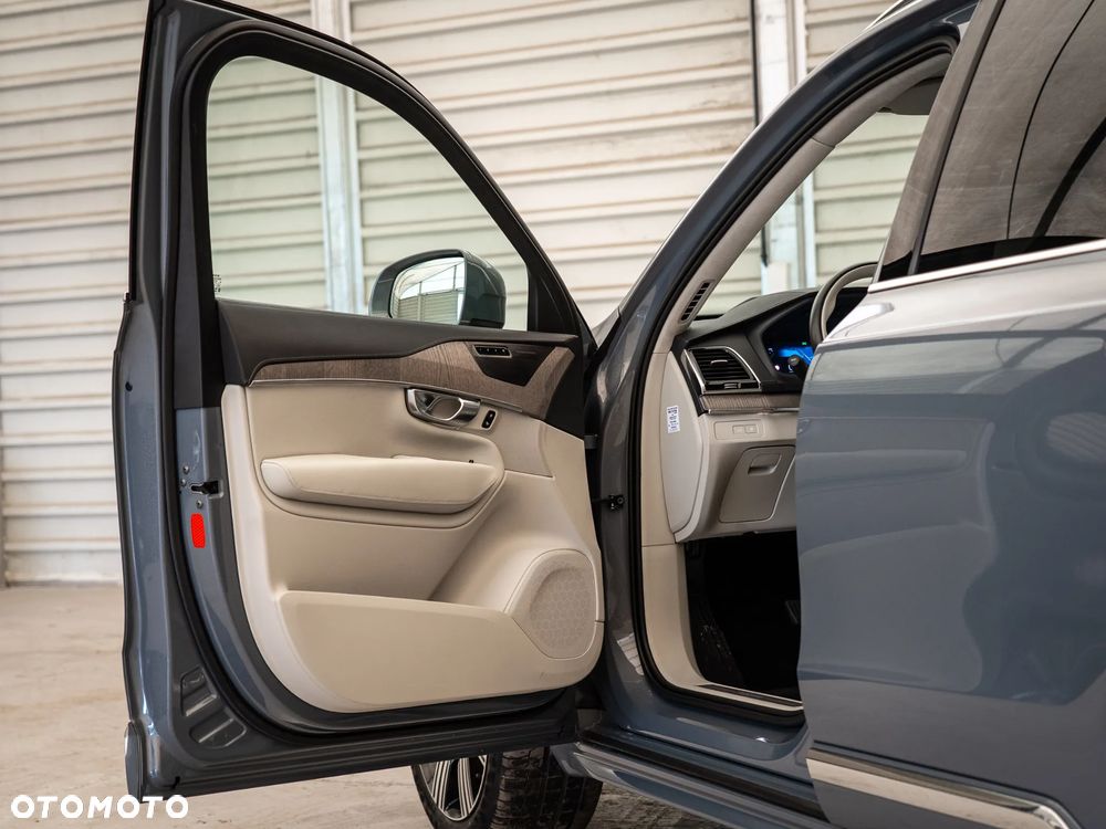 Volvo XC 90 T8 AWD Plug-In Hybrid Ultimate Bright 7os - 14