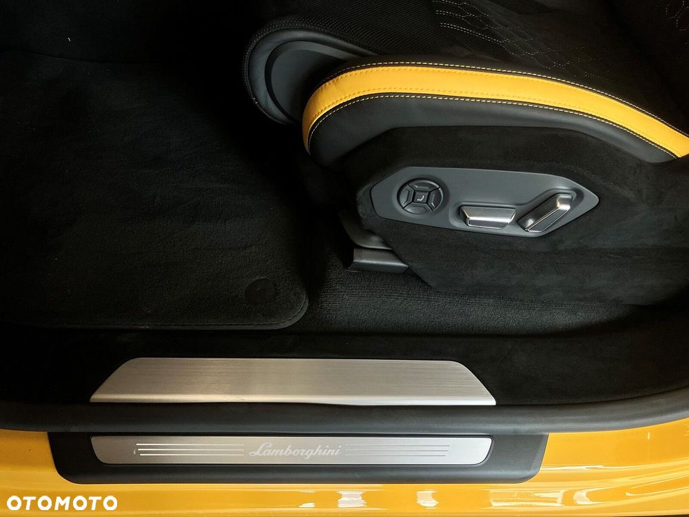 Lamborghini Urus - 11