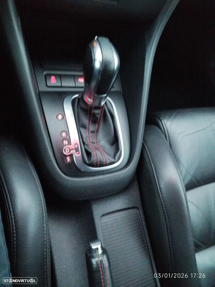 VW Golf 2.0 GTI DSG - 41