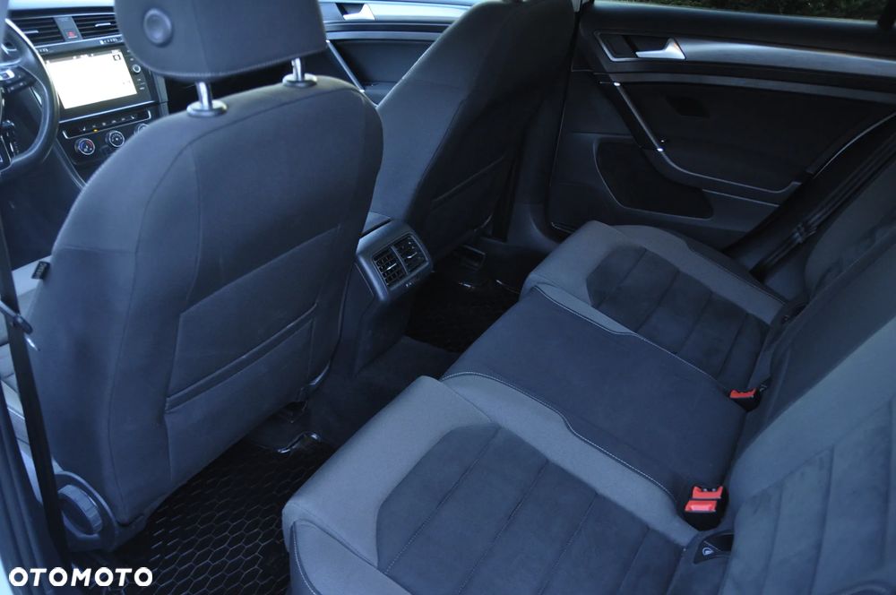 Volkswagen Golf - 8