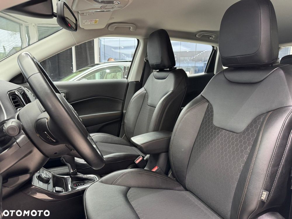 Jeep Compass - 10