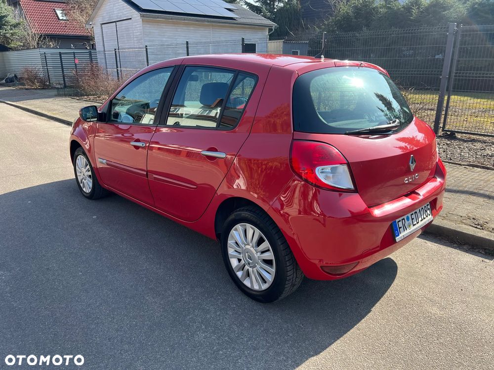 Renault Clio - 11