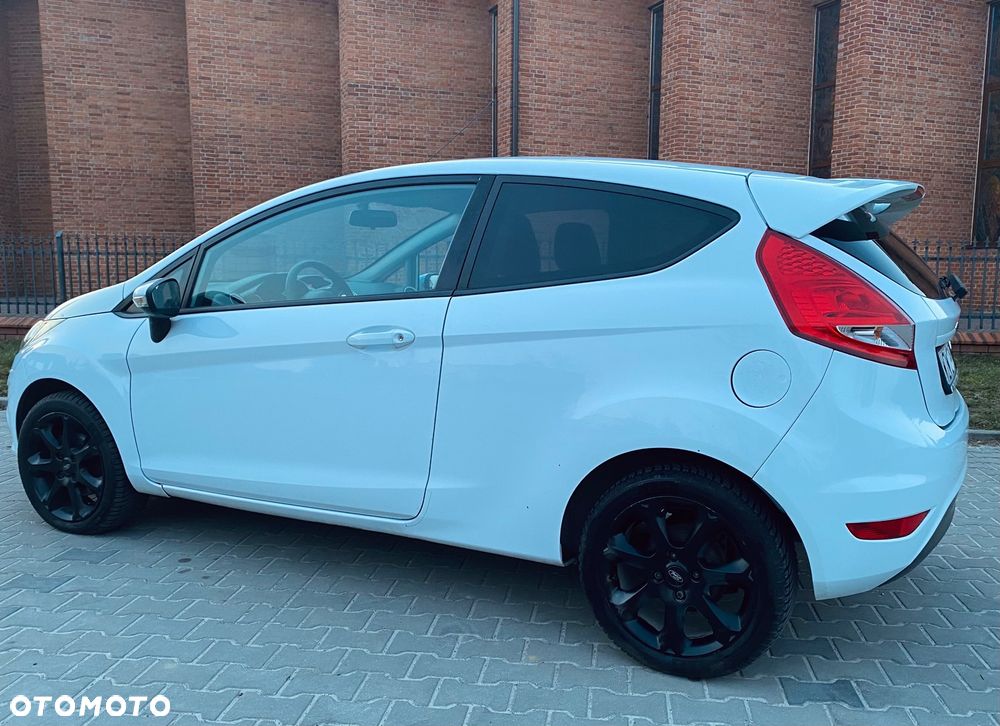 Ford Fiesta - 9
