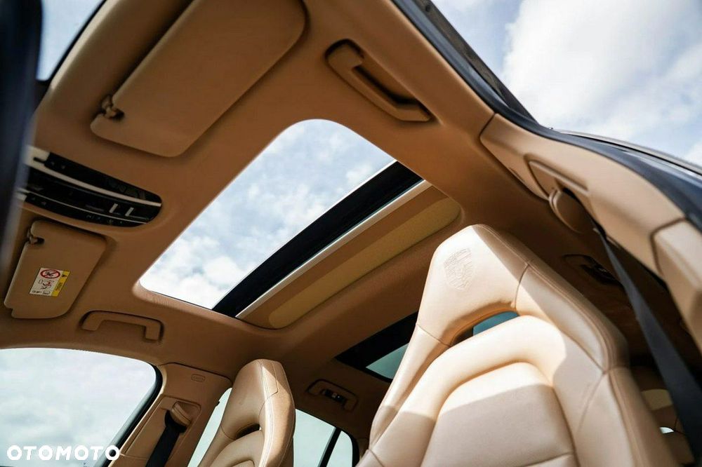 Porsche Panamera 4 E-Hybrid Platinum Edition - 27