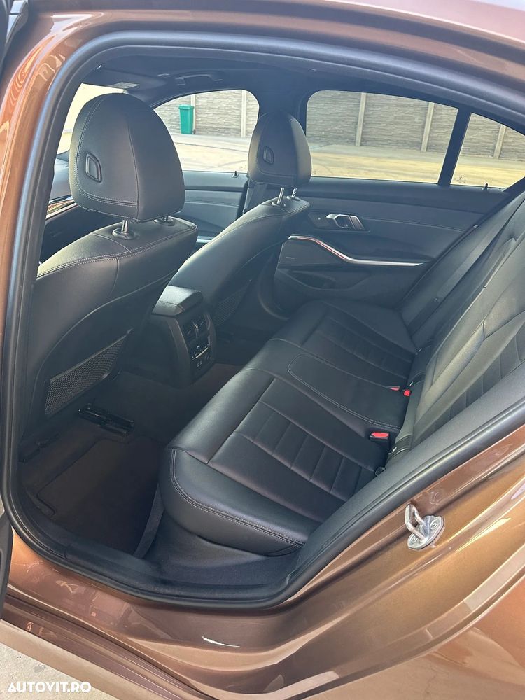 BMW Seria 3 330d xDrive Aut. Luxury Line - 14