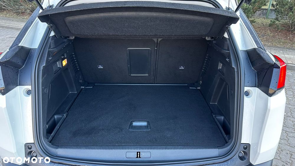 Peugeot 3008 1.2 PureTech GPF Allure S&S - 11