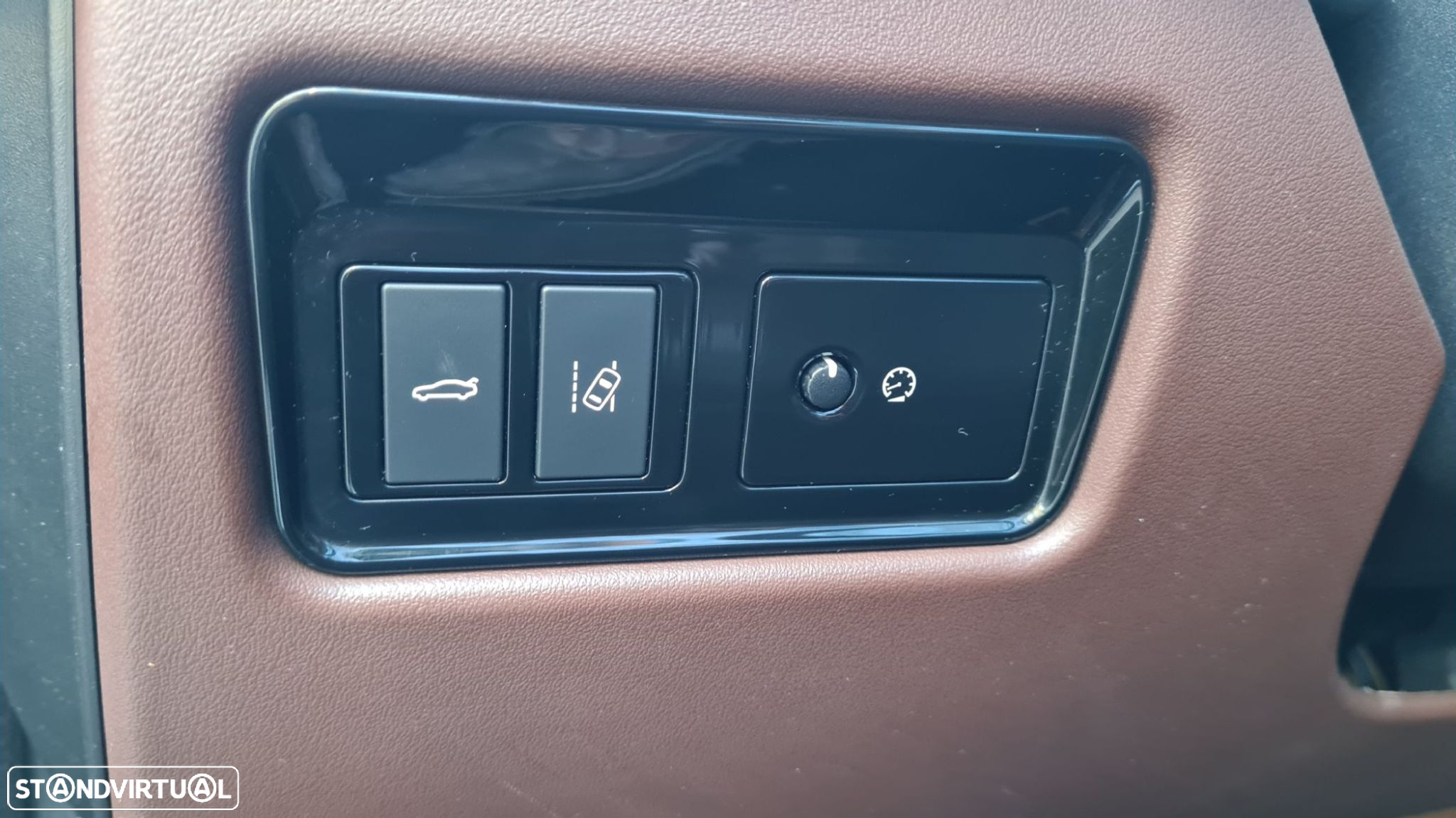 Jaguar XE 2.0 D Prestige - 11