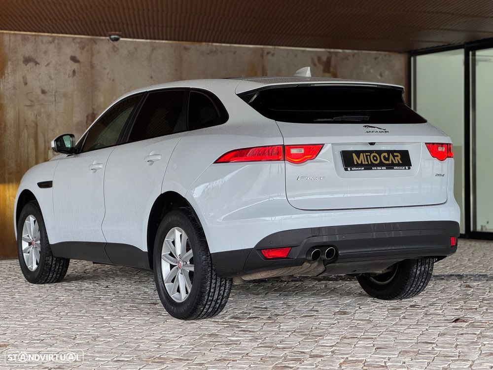 Jaguar F-Pace 2.0 i4D Pure - 11