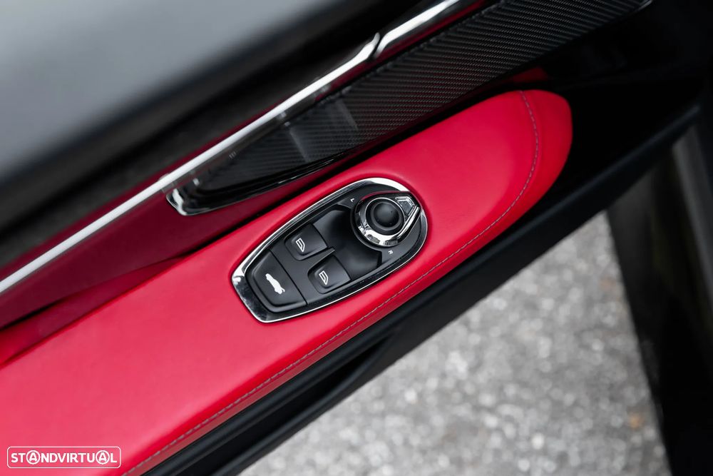 Aston Martin DB12 Coupé V8 Auto - 22