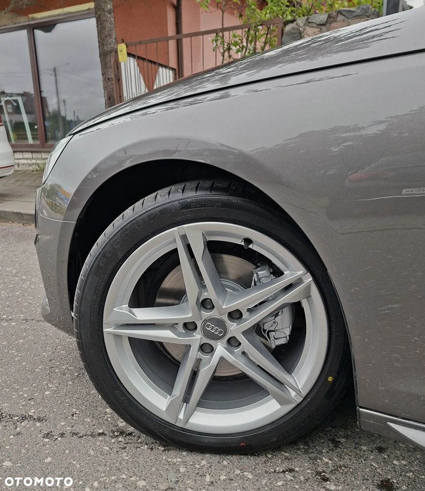 Audi A4 Limousine - 32