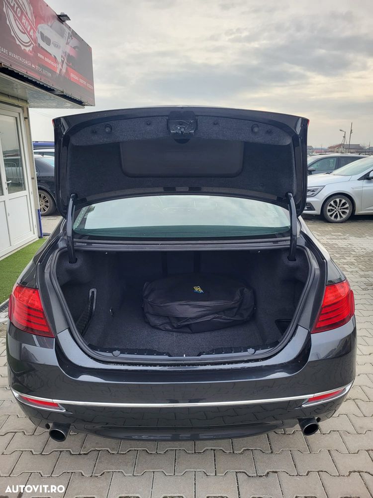 BMW Seria 5 535i xDrive Aut. Luxury Line - 28