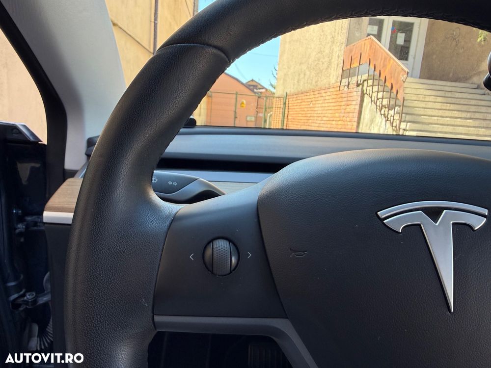Tesla Model 3 - 39