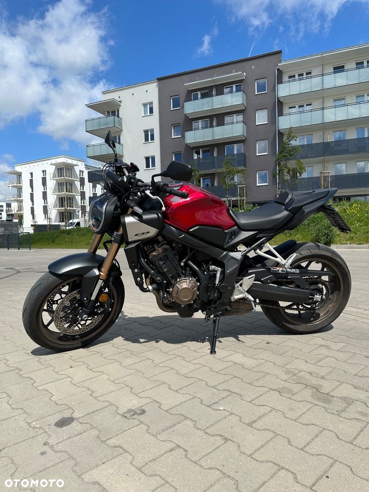Honda CB - 12