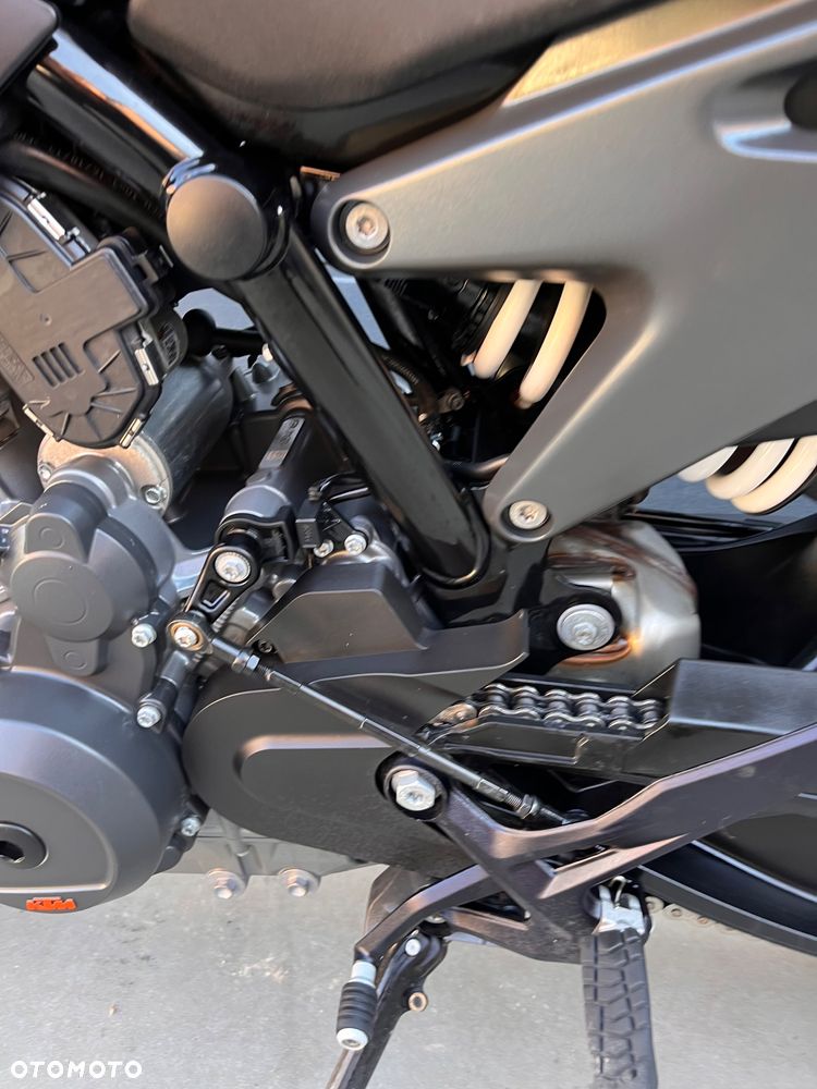 KTM Duke 790 - 22