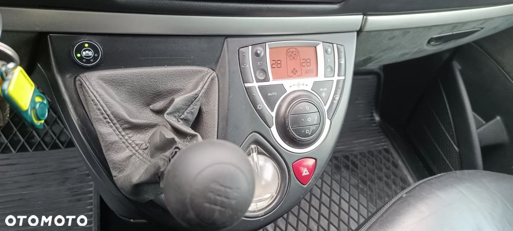 Peugeot 807 - 18