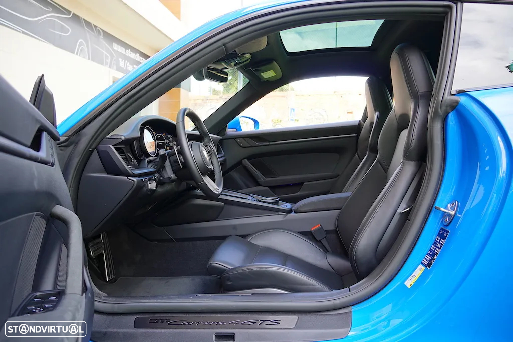 Porsche 911 (992) Carrera 4 GTS PDK - 23