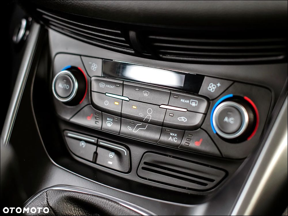 Ford Kuga - 28