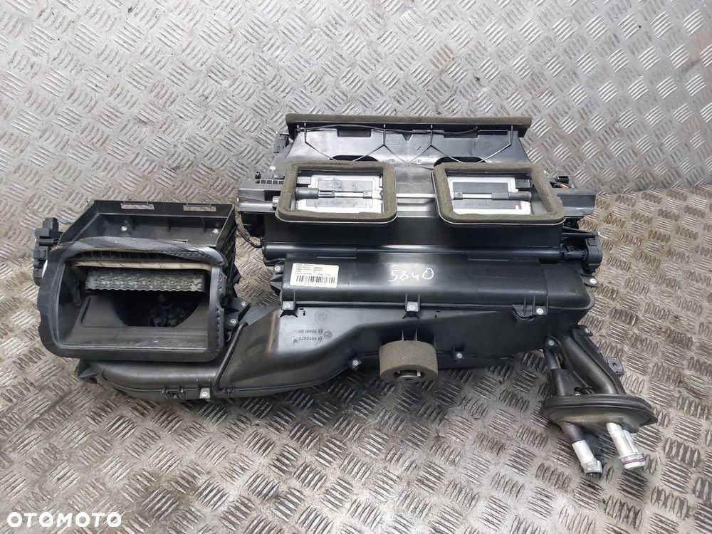 OBUDOWA NAGRZEWNICY BMW E91 318i 983360Z 929888G 6933663 9181171 - 1