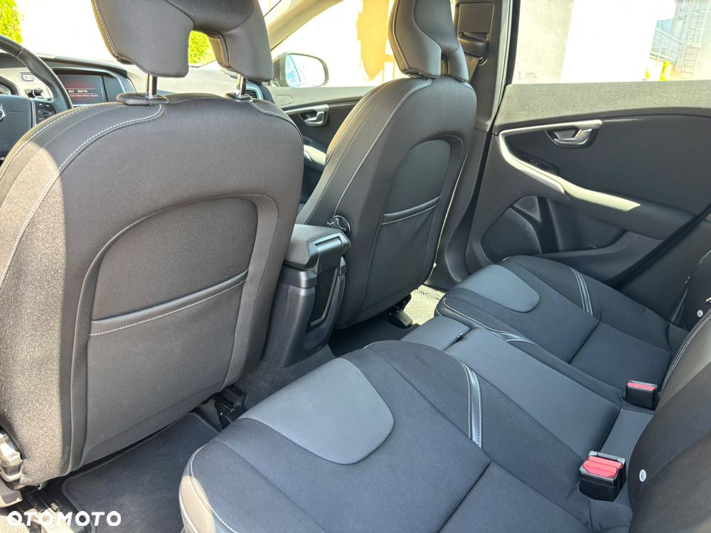 Volvo V40 T2 Drive-E Momentum - 12