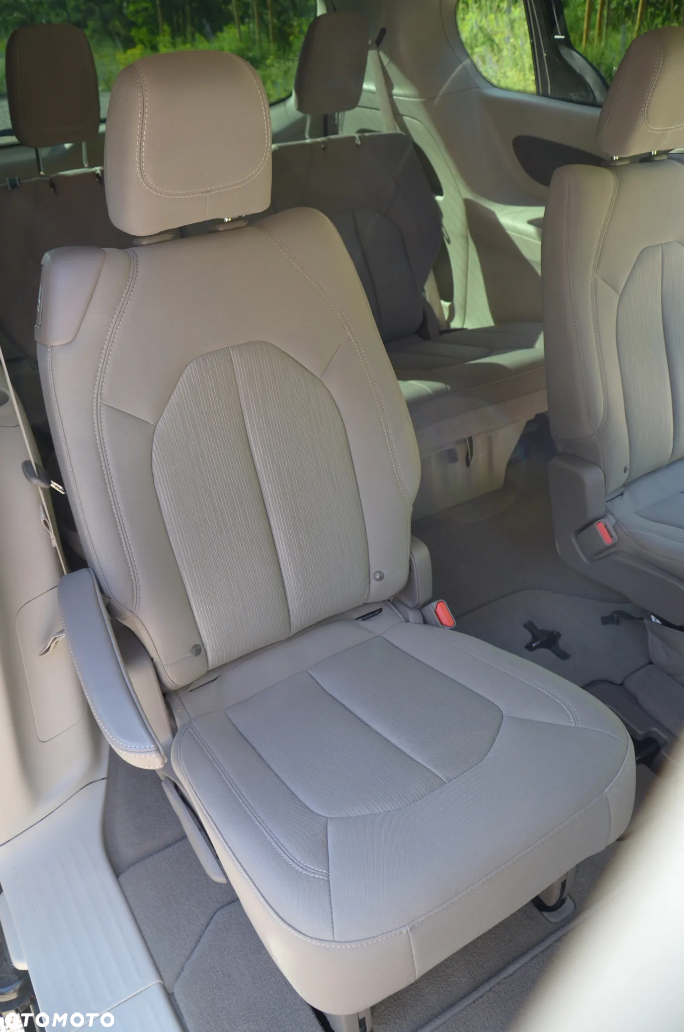 Chrysler Pacifica - 17