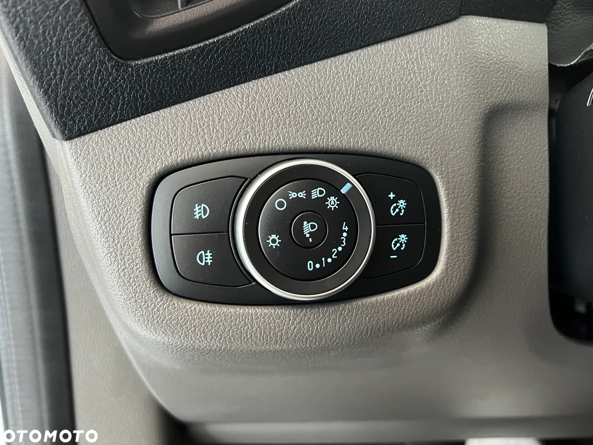 Ford Connect - 24