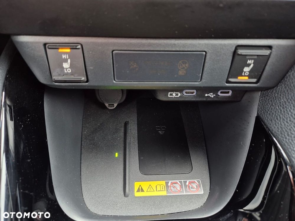 Toyota Yaris Hybrid 1.5 Style - 23