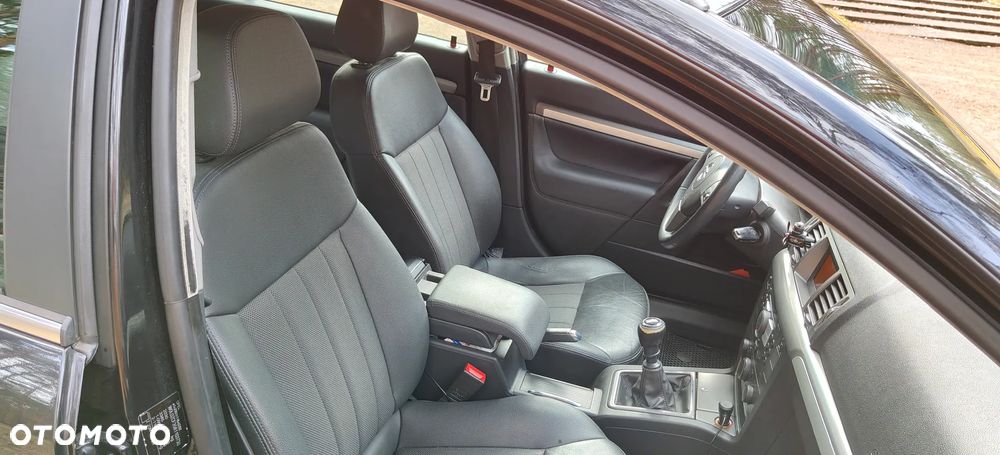Opel Vectra 1.8 Essentia - 8