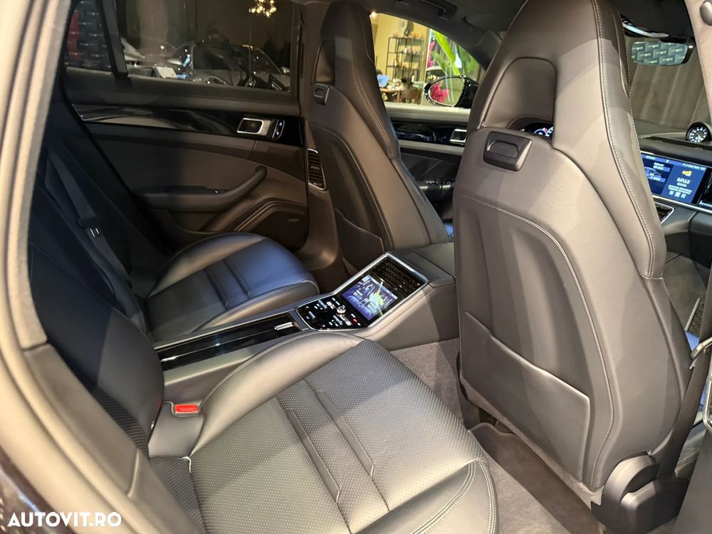 Porsche Panamera 4 - 27