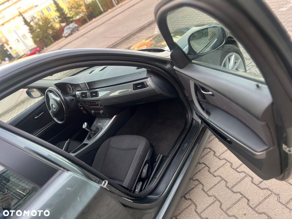 BMW Seria 3 318d - 12