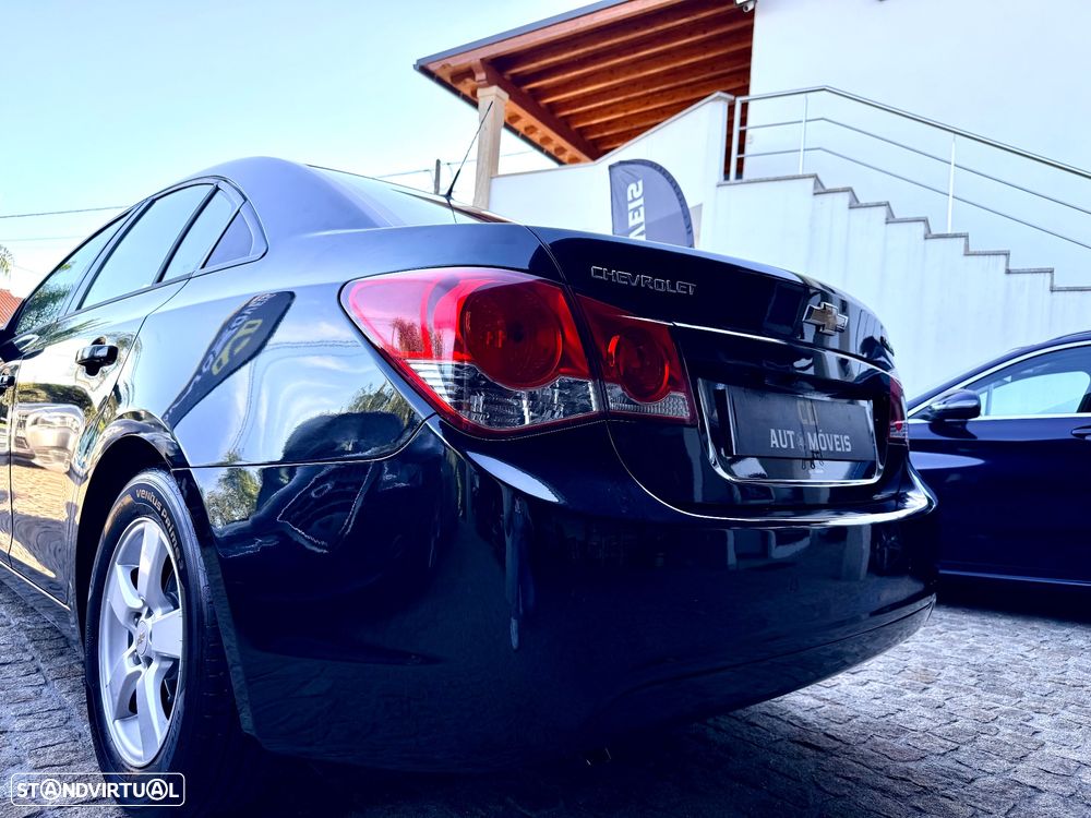 Chevrolet Cruze 1.6 LS - 26