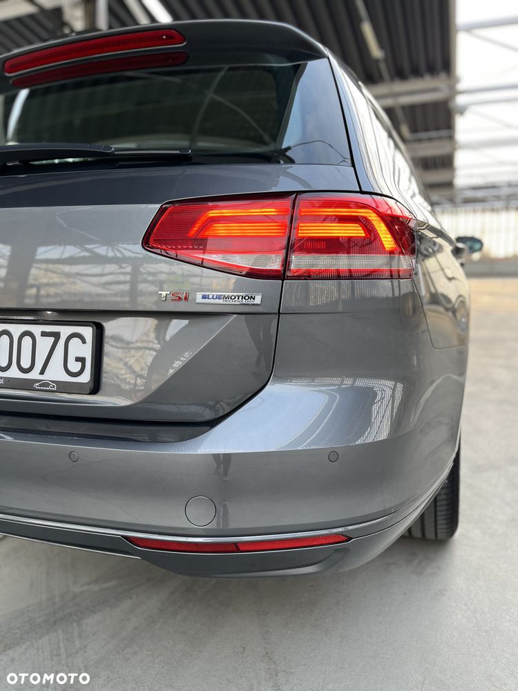 Volkswagen Passat - 15