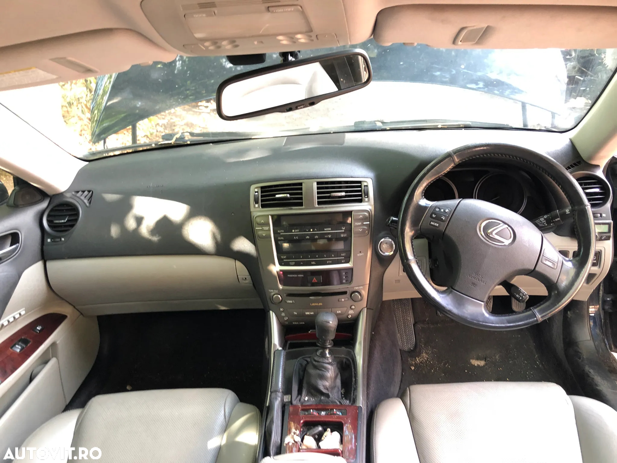 Dezmembrez Lexus IS 220D culoare albastru - 5