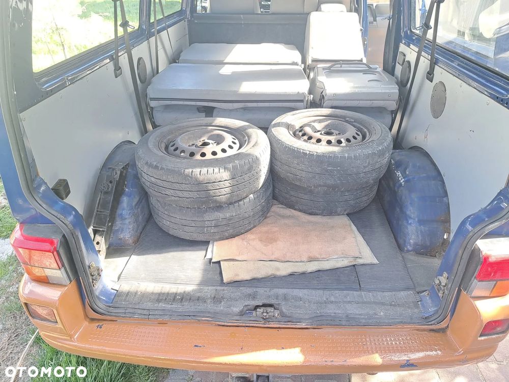 Volkswagen Caravelle - 19