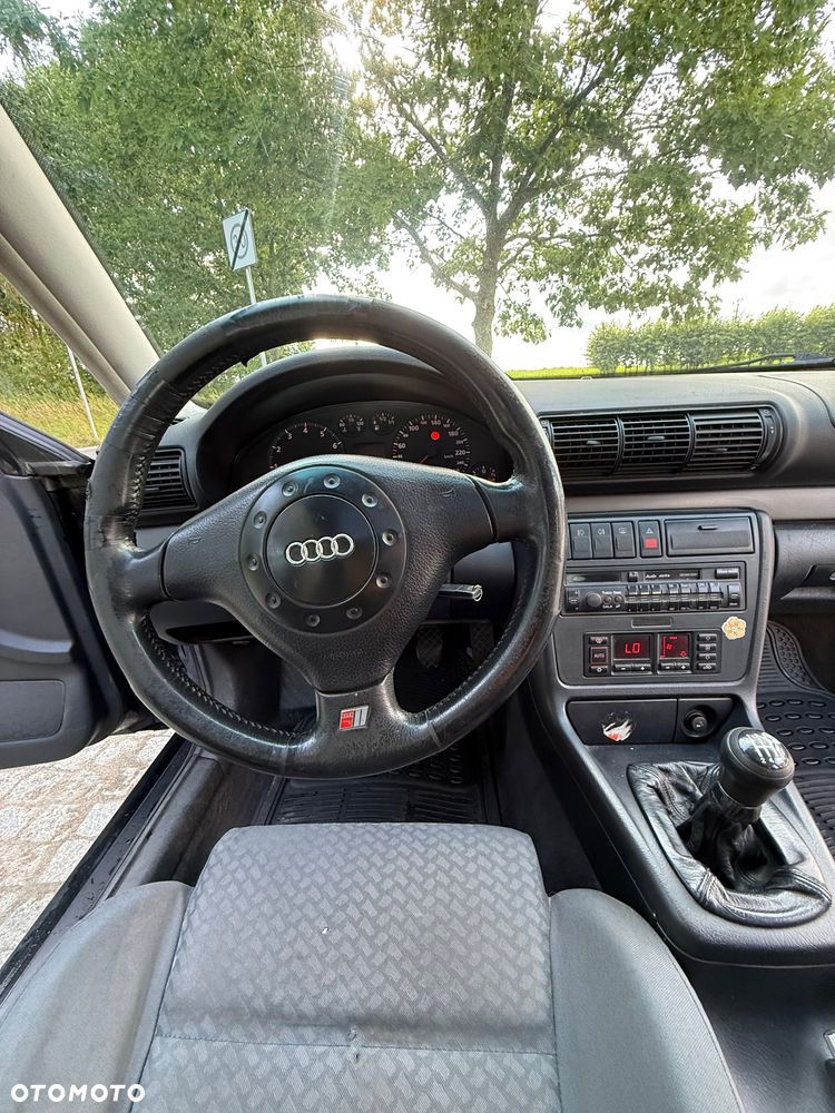 Audi A4 Limousine 1.8T - 19