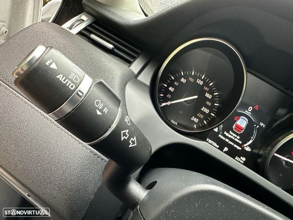 Land Rover Range Rover Evoque 2.0 D150 AWD R-Dynamic Auto - 31