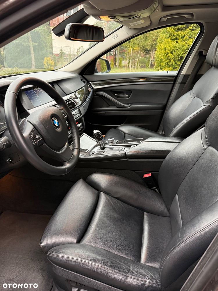 BMW Seria 5 520d - 24
