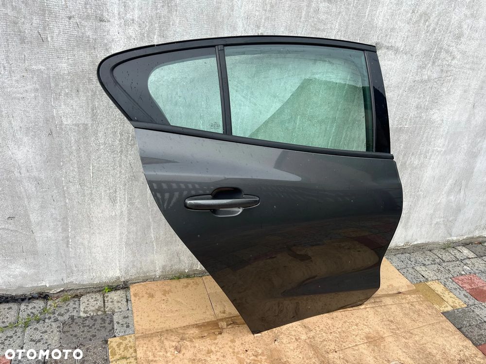 DRZWI TYŁ TYLNE PRAWE FORD FOCUS MK4 2019 ROK HTB HATCHBACK ORYGINAŁ SUPER STAN LAKIER BJ MOŻNA ZAŁOŻYĆ BEZ MALOWANIA - 2