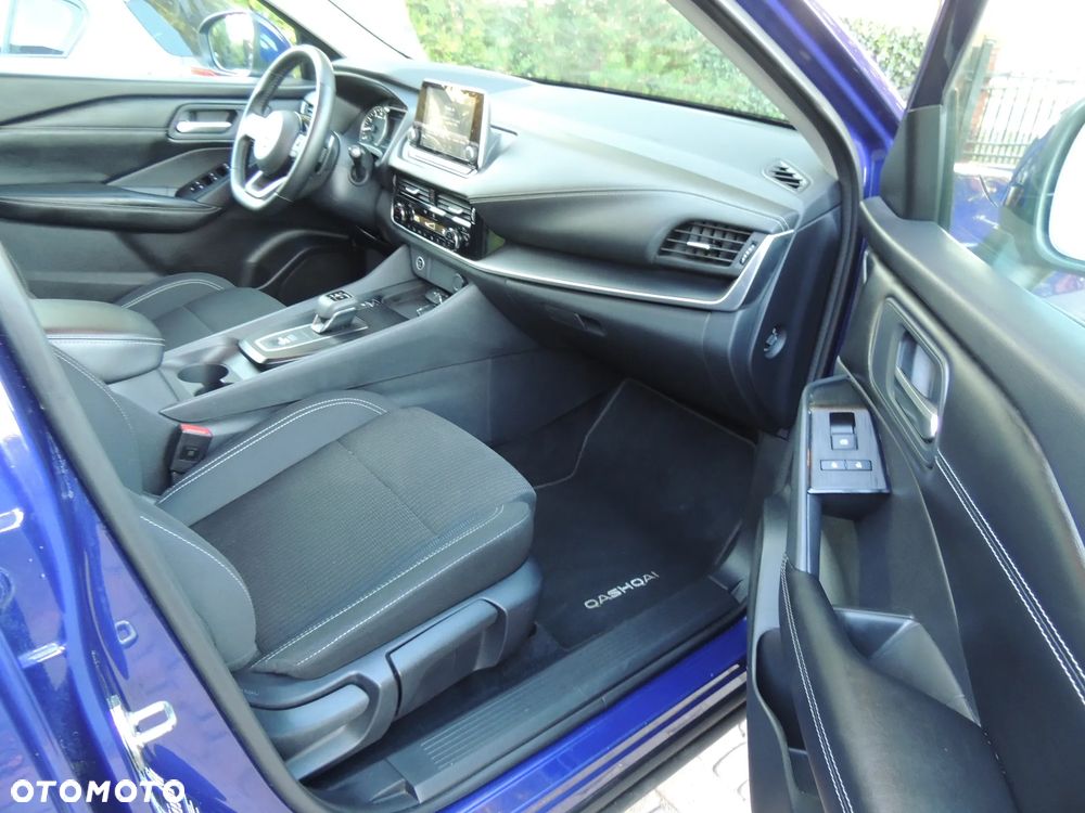 Nissan Qashqai 1.3 DIG-T mHEV Acenta Xtronic - 17
