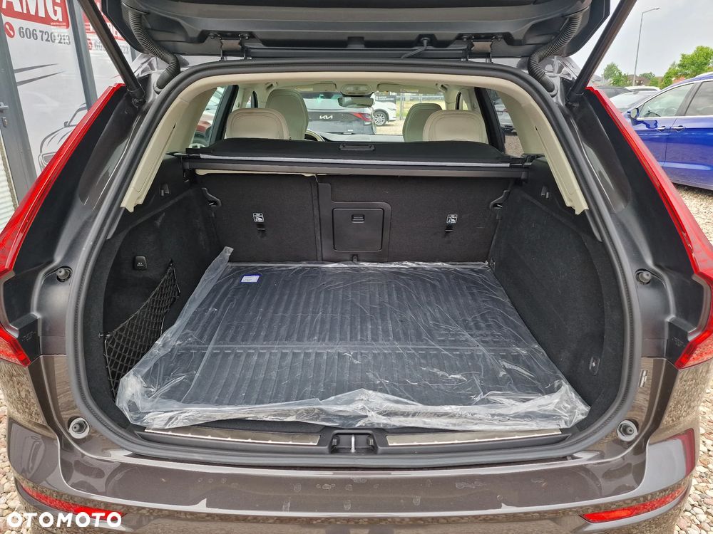 Volvo XC 60 T8 AWD Recharge Plus Bright - 35