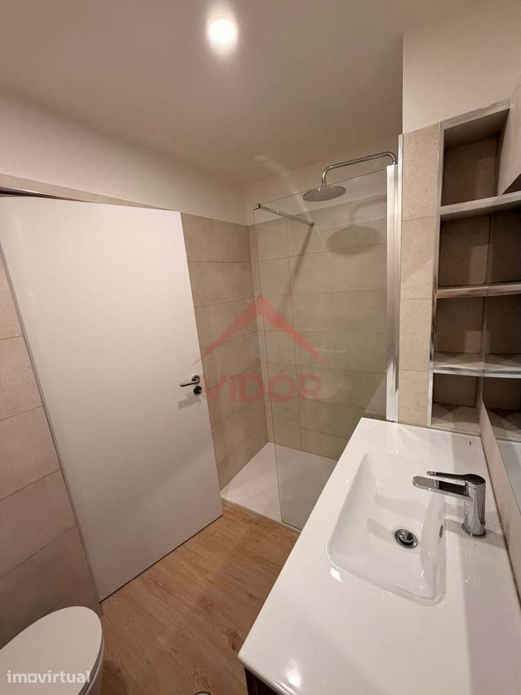 T2 Remodelado nas Abadias | 84m² | A 10 min da Praia - Grande imagem: 2/11