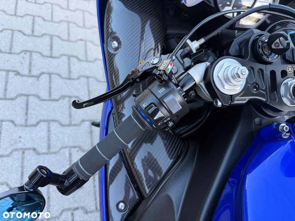 Yamaha R1 - 41