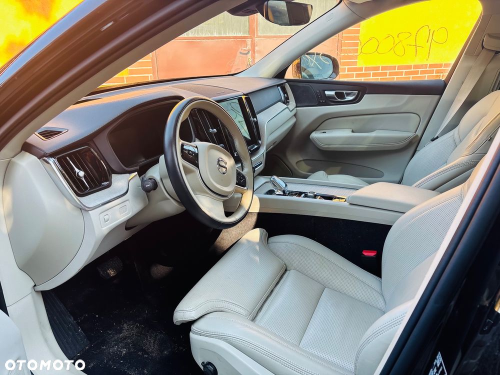 Volvo XC 60 B6 B AWD Ultimate Bright - 2