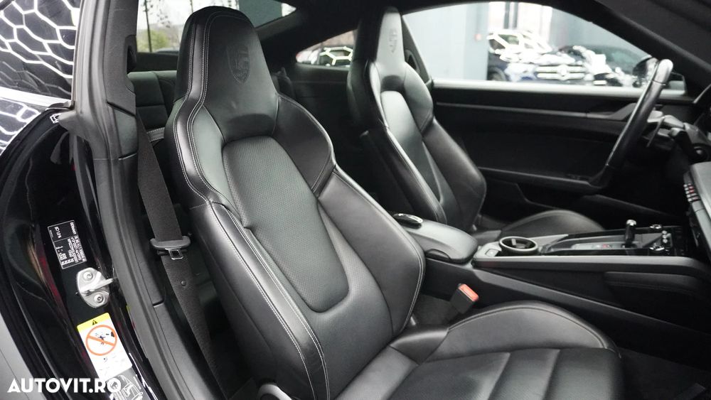 Porsche 911 Carrera PDK - 4