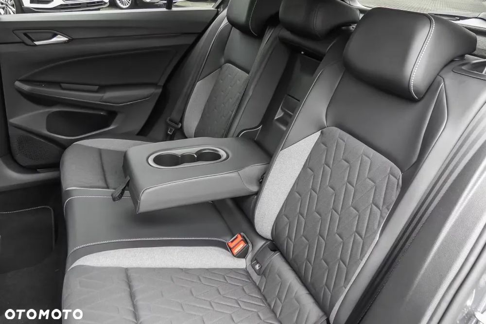 Volkswagen Golf 1.5 eTSI mHEV Life Plus DSG - 23