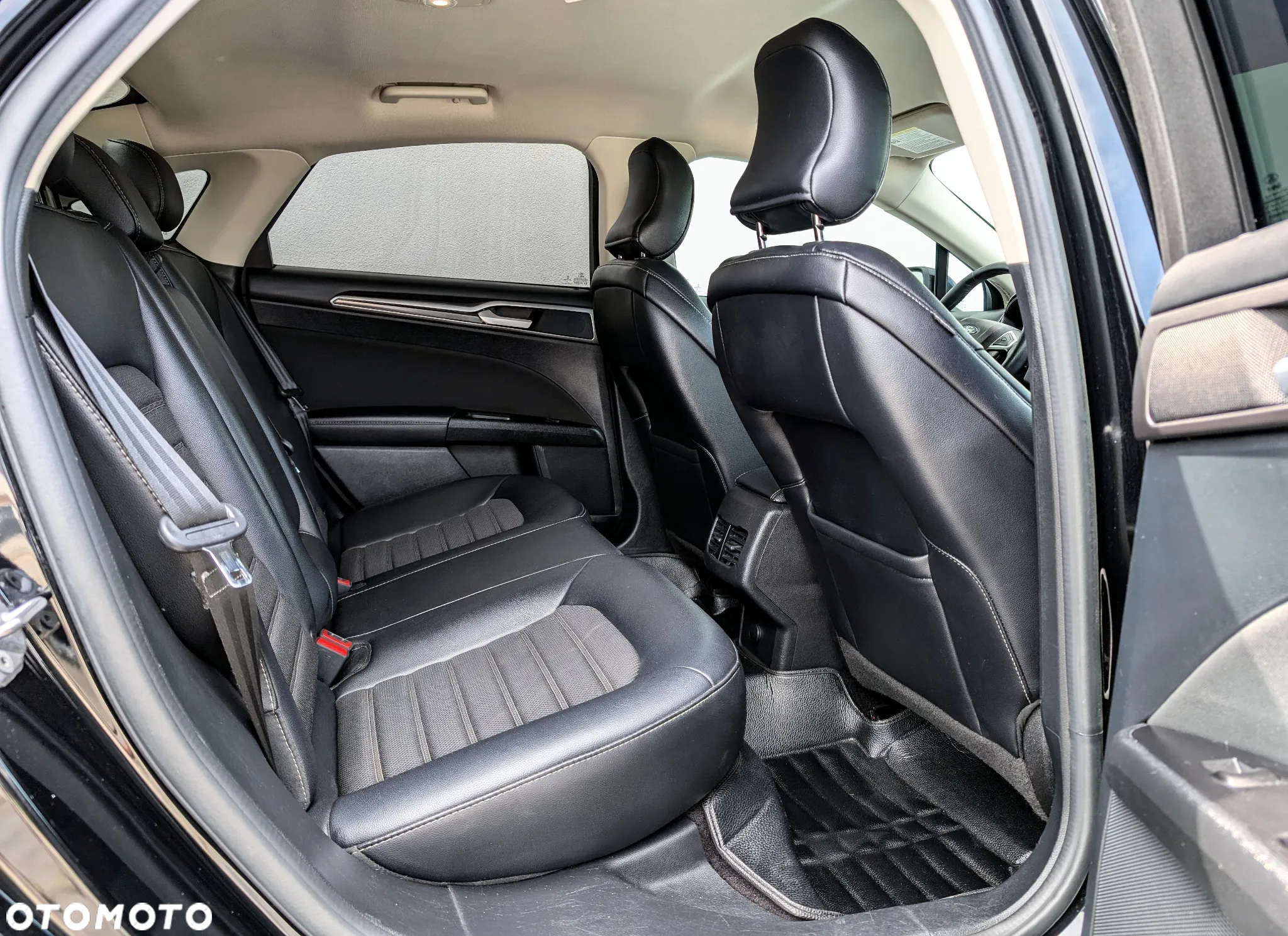 Ford Fusion 2.0 EcoBoost Titanium - 19