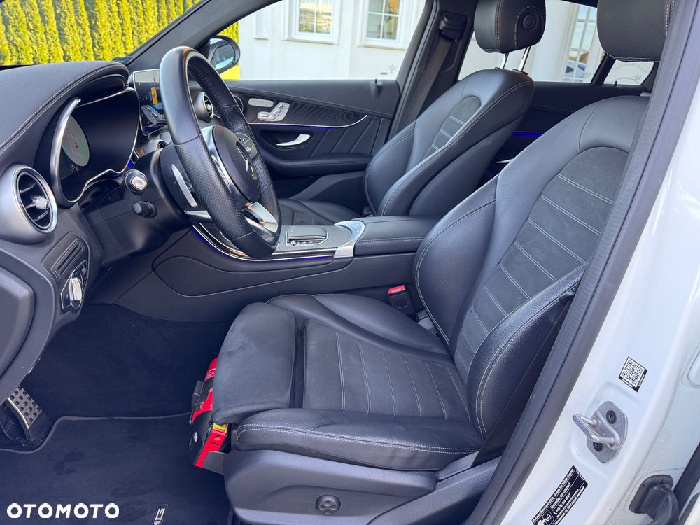 Mercedes-Benz GLC 300 e 4-Matic AMG Line - 13
