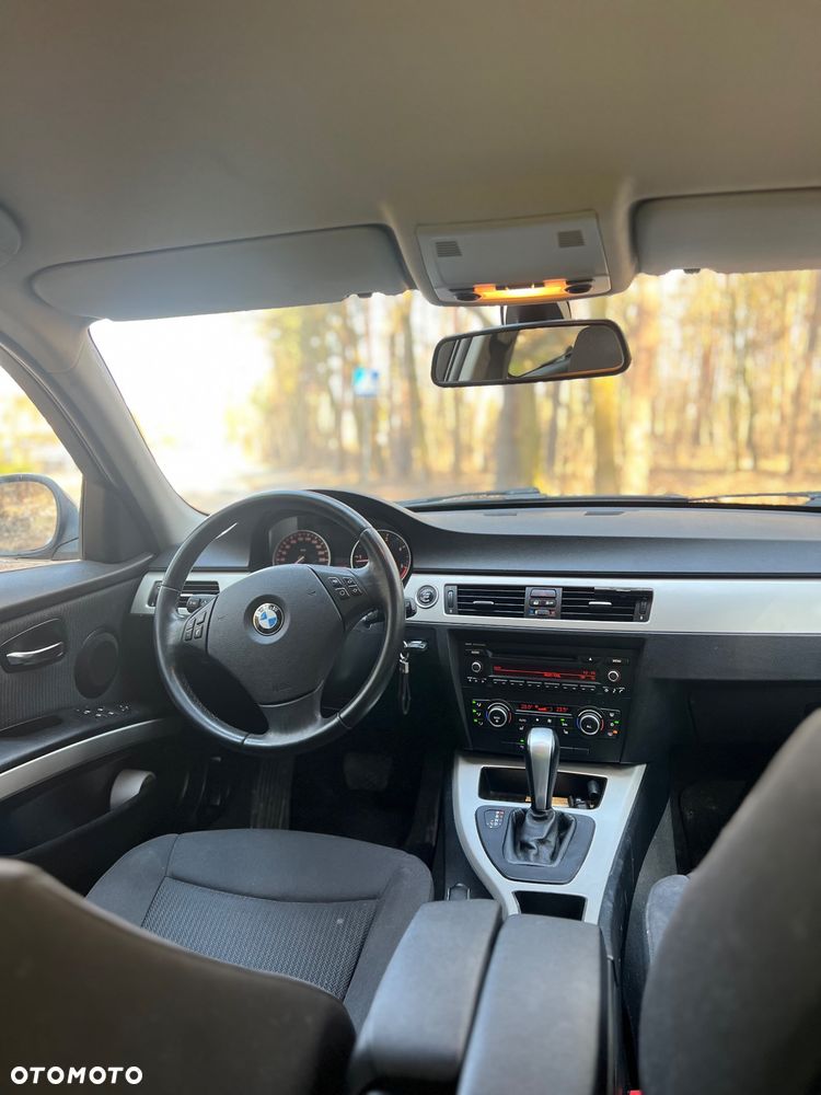 BMW Seria 3 318d DPF - 9