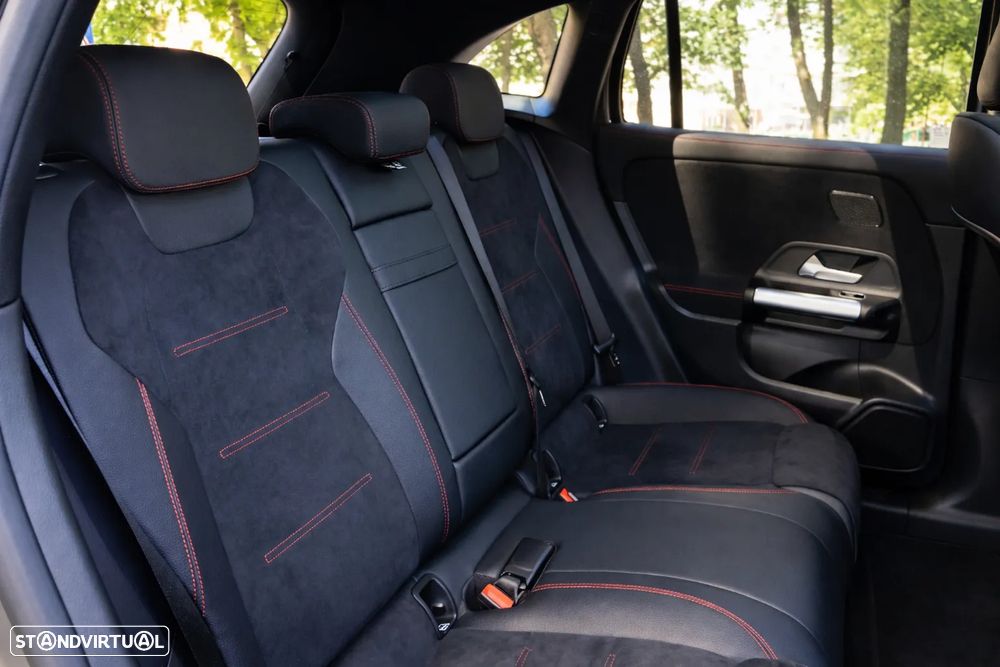 Mercedes-Benz EQA 300 4Matic AMG Line - 18