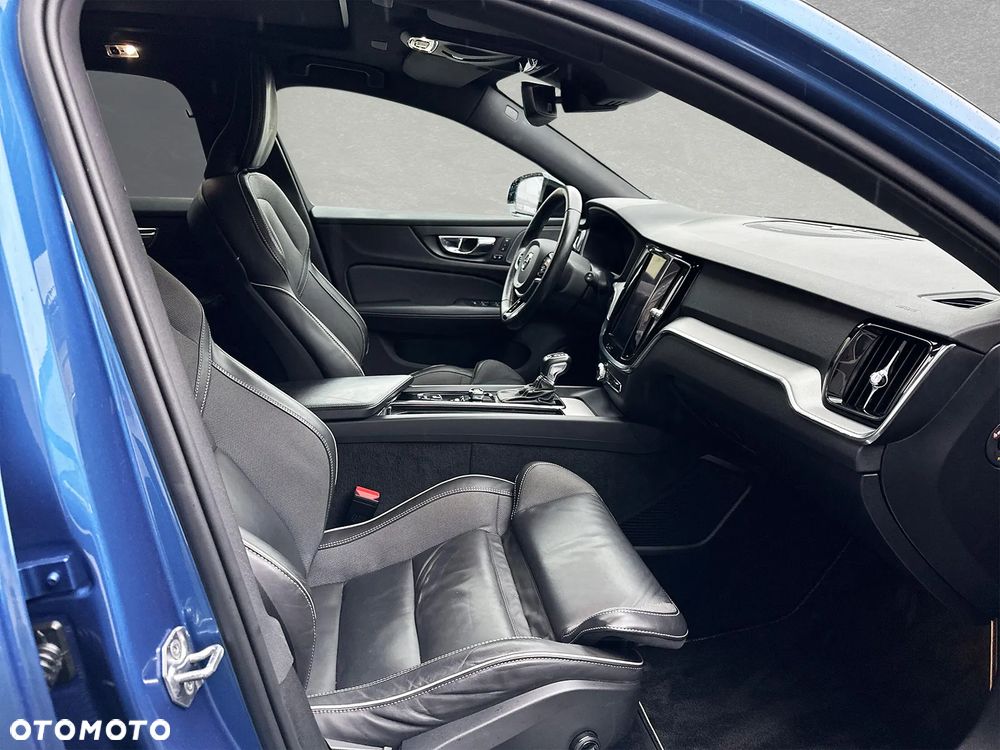 Volvo V60 D4 Geartronic R-Design - 4