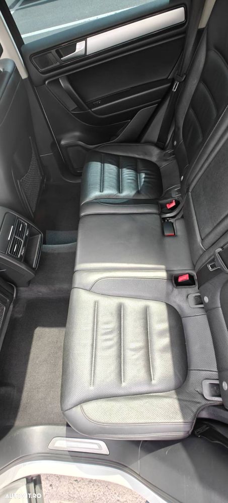 Volkswagen Touareg - 12